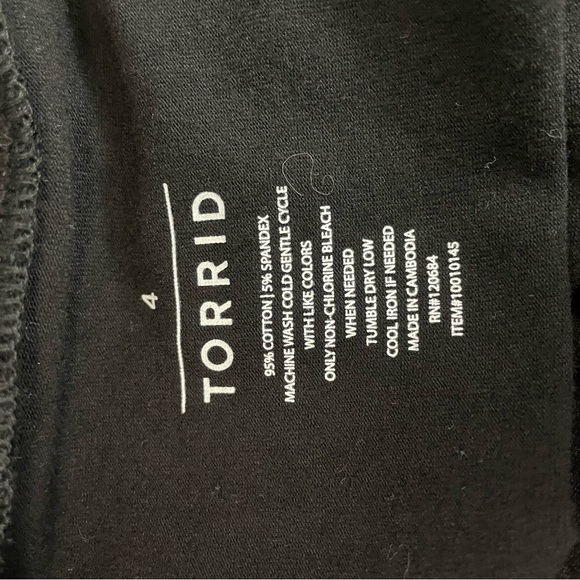 Torrid Black Stretch Pencil skirt 4 - Picture 2 of 4